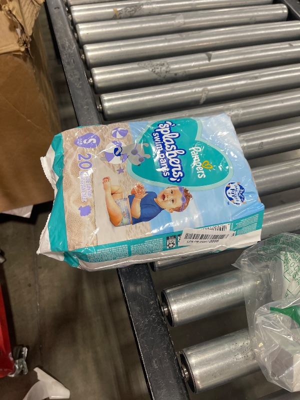 Photo 1 of Pampers Swim Diapers - Splashers - Size 2-3, 20 Count, Gap-Free Disposable Baby Swimming Pants