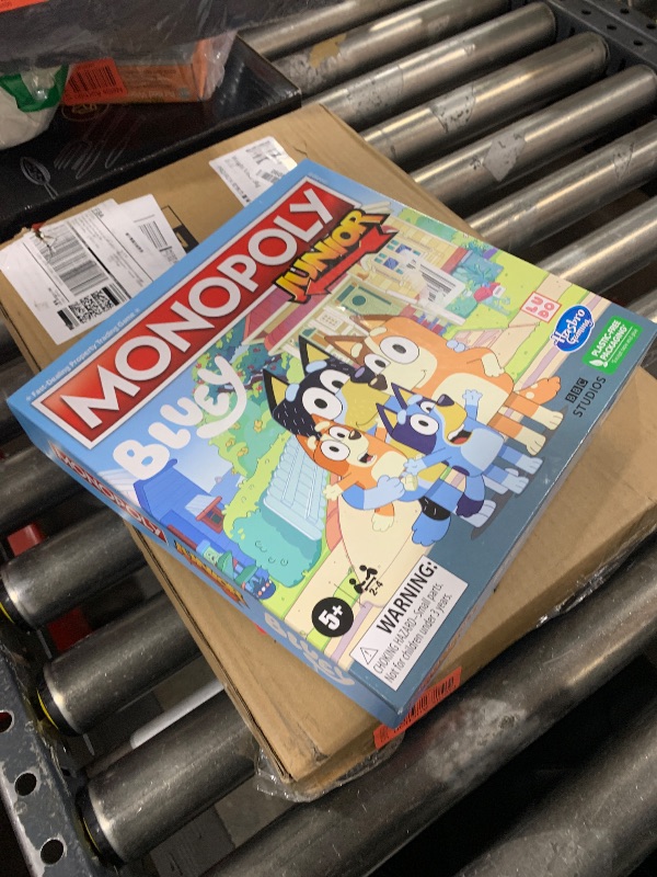 Photo 1 of Hasbro Gaming Monopoly Junior Bluey Edition Board Game | Kids Play as Bluey, Bingo, Mum & Dad for Girls & Boys | Ages 5+ (Amazon Exclusive)