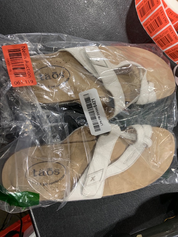 Photo 1 of Taos Footwear Women's Perfect White Sandal 11 (M) US