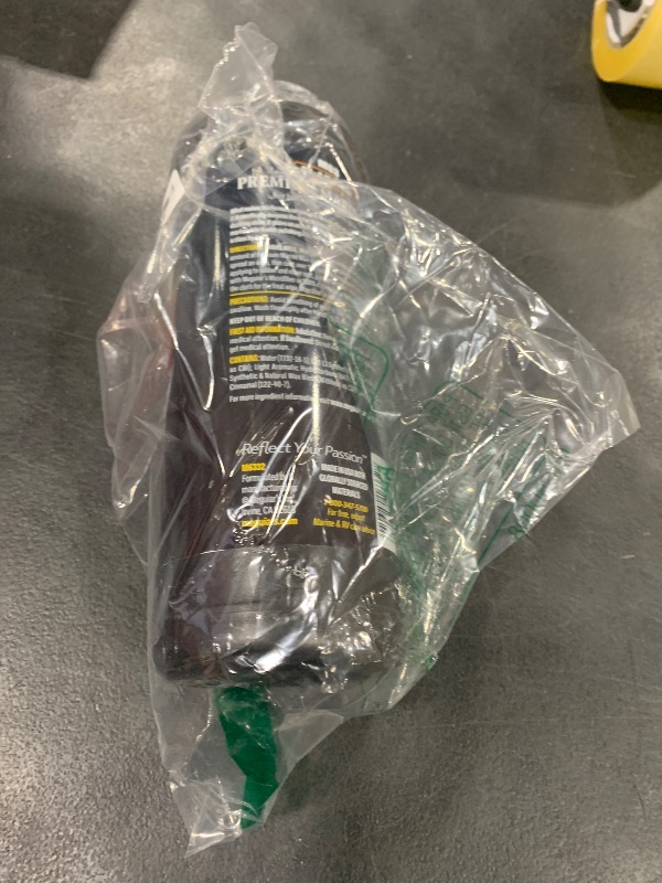 Photo 1 of Meguiar's Flagship Premium Marine Wax, Boat Polish and Oxidation Remover - 32 Oz Bottle (Packaging May Vary)