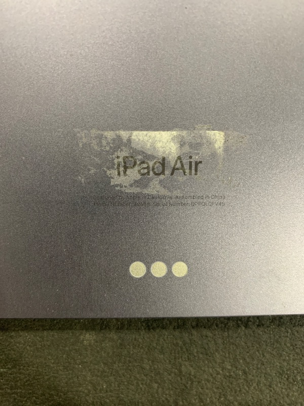 Photo 1 of Apple iPad Air 5th Gen. (10.9-inch, Wi-Fi, 256GB) 2022 - Purple (Renewed Premium)