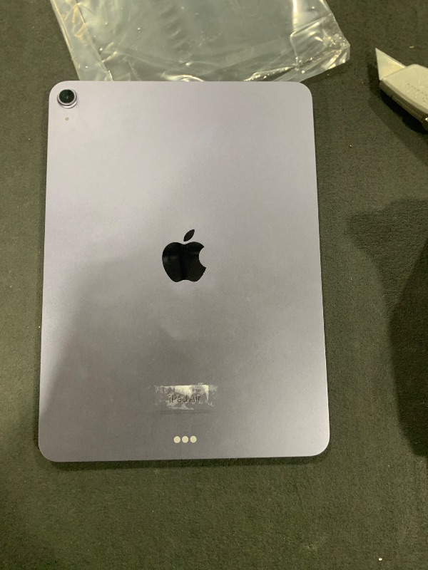 Photo 1 of Apple iPad Air 5th Gen. (10.9-inch, Wi-Fi, 256GB) 2022 - Purple (Renewed Premium)