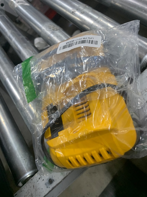 Photo 1 of DEWALT 20V MAX/FLEXVOLT Lithium-Ion, Fan Cooled Rapid Battery Charger (DCB118)