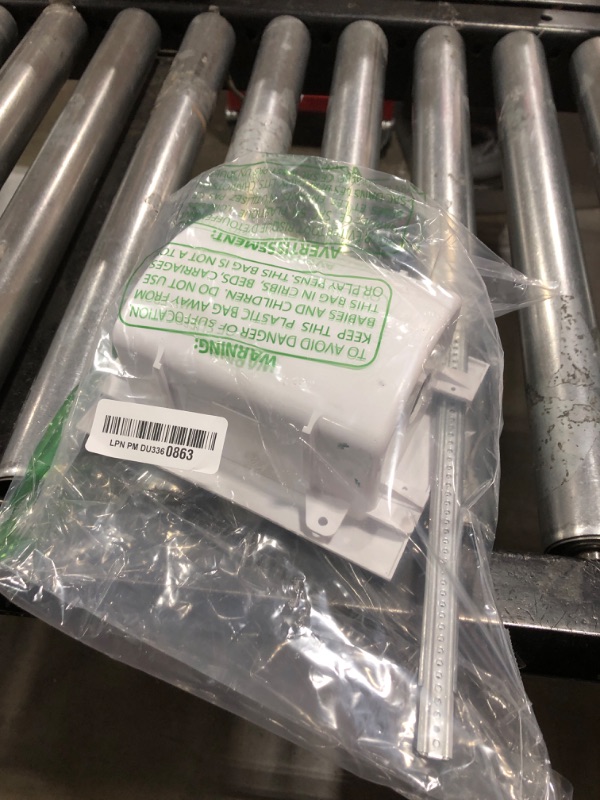 Photo 1 of Sioux Chief 696-1021GF Ox Box Gas Outlet Box, 1/2" NPT, White
