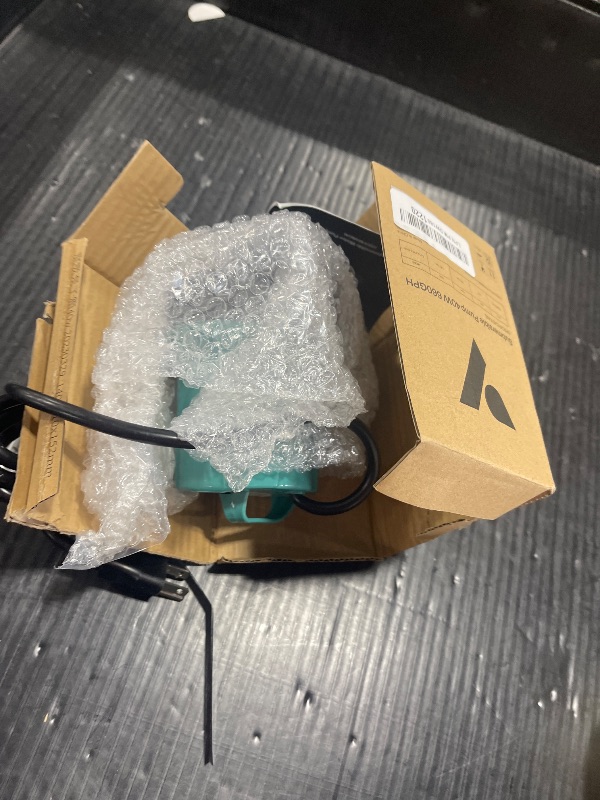 Photo 1 of VIVOSUN 660GPH 40W Submersible Pump for Fish Tank, Pond, Aquarium, Hydroponic Systems with 5ft Power Cord and 4 Nozzles Blue