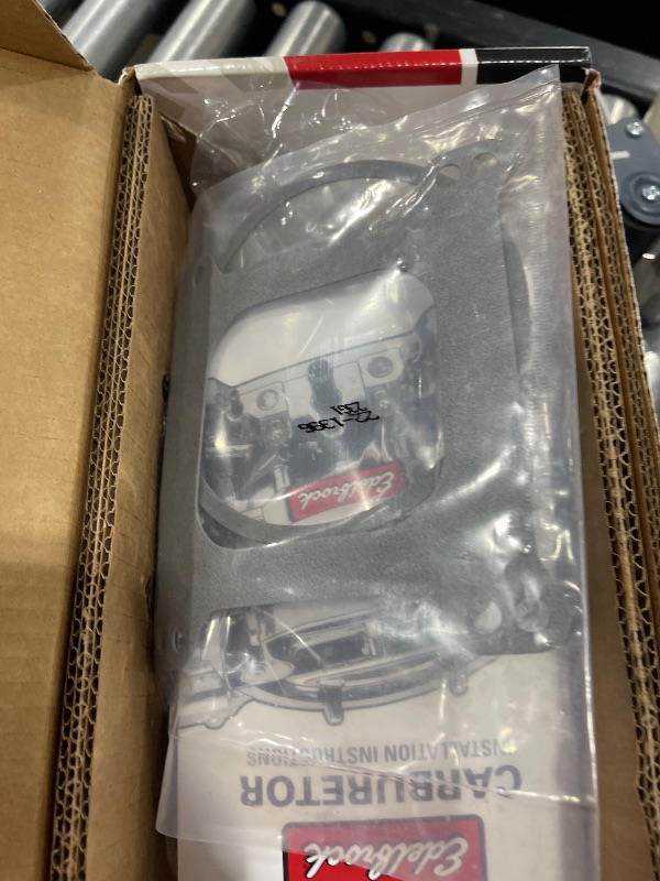 Photo 1 of Edelbrock 1405 Performer 600 CFM Square Bore 4-Barrel Air Valve Secondary Manual Choke New Carburetor