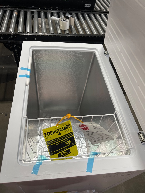 Photo 1 of Midea MRC070S0AWW Chest Freezer, 7.0 Cubic Feet, White