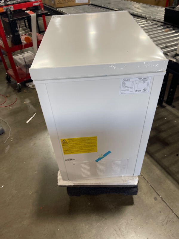Photo 1 of Midea MRC070S0AWW Chest Freezer, 7.0 Cubic Feet, White
