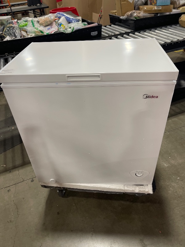 Photo 1 of Midea MRC070S0AWW Chest Freezer, 7.0 Cubic Feet, White