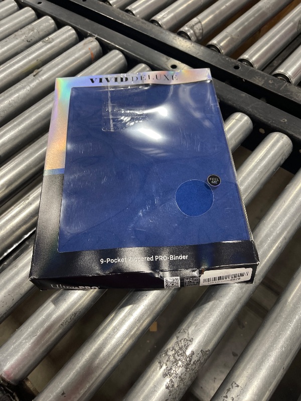 Photo 1 of Ultra Pro ULP15935 9 Pocket Deluxe Vivid Blue Pro-Binder