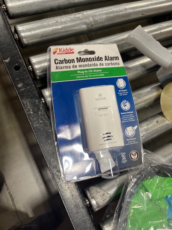 Photo 1 of Kidde Carbon Monoxide Detector, Plug In Wall with AA Battery Backup, Test-Hush Button
