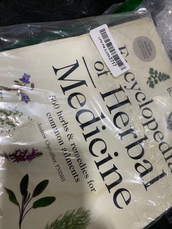 Photo 1 of Gran enciclopedia de las plantas medicinales (Spanish Edition) Hardcover – May 7, 1998