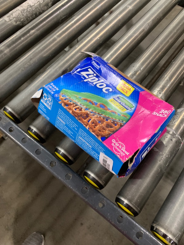 Photo 1 of Ziploc Snack Bags for On the Go Freshness, Grip 'n Seal Technology for Easier Grip, Open, and Close, 280 Count