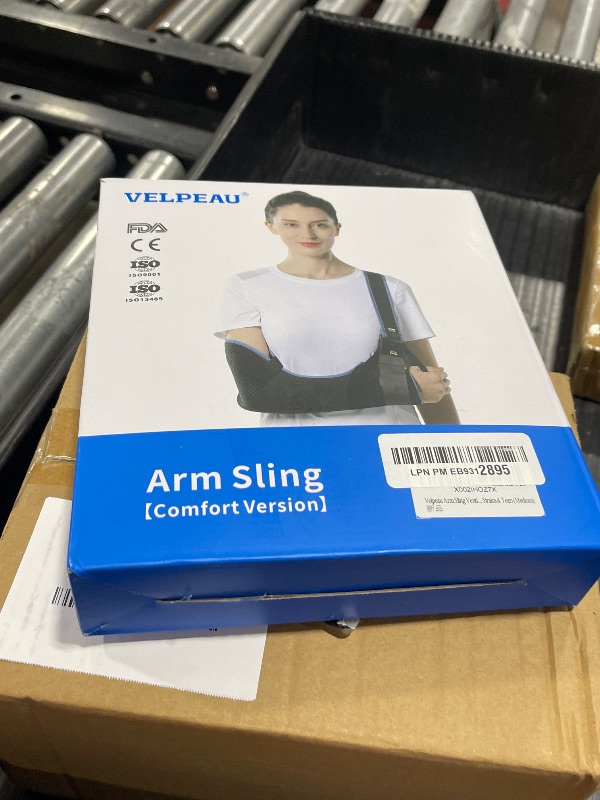 Photo 1 of VELPEAU Arm Sling Shoulder Immobilizer for Women and Men, fit Left or Right Arm - Rotator Cuff Support Brace -Medical Sling for Shoulder, Clavicle, Elbow Injury (Comfort type, Medium: Bust 29.5?-33.5?)