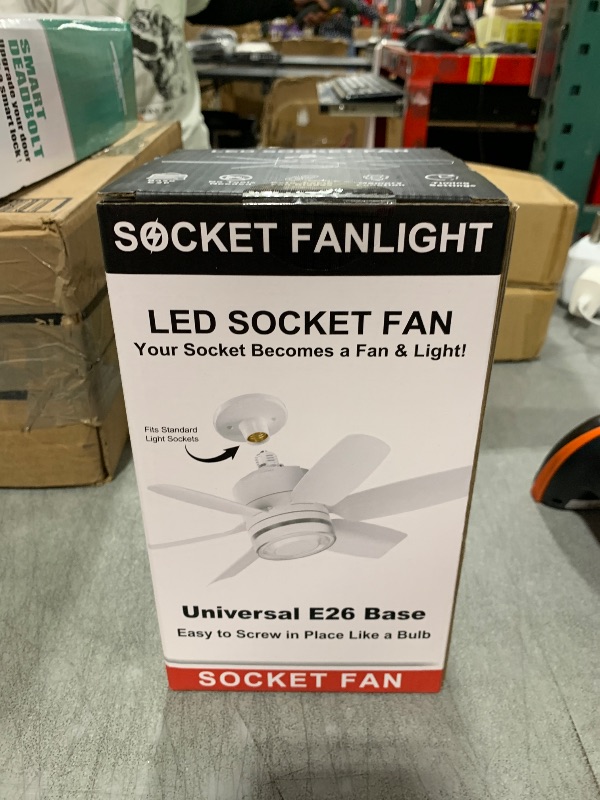 Photo 1 of Ensenior 20.5 Inch Socket Fan Light with Remote, Dimmable Light Socket Ceiling Fan, 3000K-6000K 6 Speeds, 1800LM Screw in Ceiling Fan with Light Bulb for Bedroom, Kitchen, Living Room-1 Pack