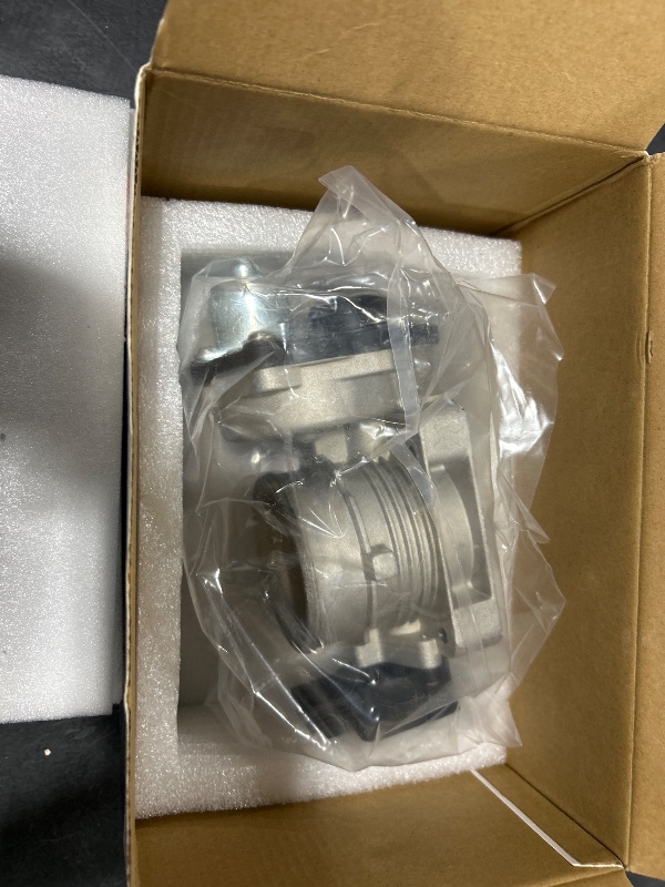 Photo 1 of RADHLBNIU Throttle Body Compatible with Ford Crown Victoria E150 E250 E350 Super Duty Explorer Mustang Compatible with Lincoln LS Town car Compatible with Mercury Grand Marquis Replace# 9W7Z9E926AA