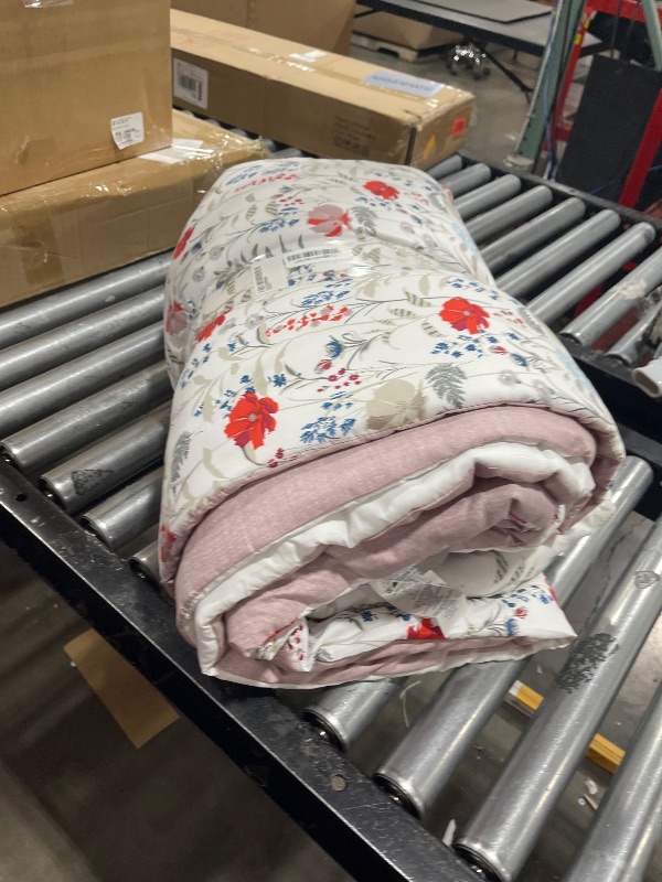 Photo 1 of Amazon Basics Full/Queen Size Comforter Sets, Ultra-Soft Lightweight Microfiber Reversible 3-Piece Bedding, Pink Floral