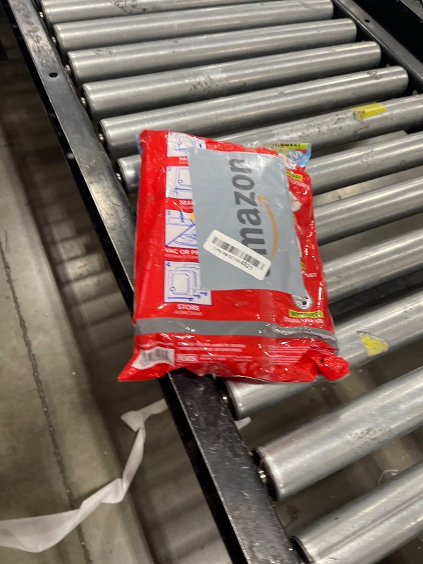 Photo 1 of Hefty Shrink-Pak Vacuum Storage Bags - Space Saver for Under Bed Storage, Clothing and Comforters, 3X More Storage Space, 6 Medium Zipper Bags