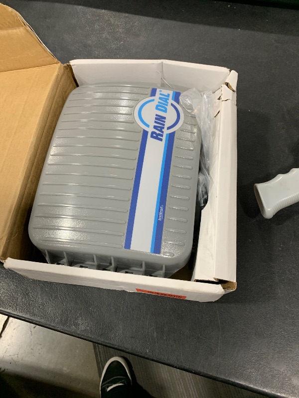 Photo 1 of Irritrol Rain Dial RD600-INT-R 6 Station Indoor Irrigation Controller