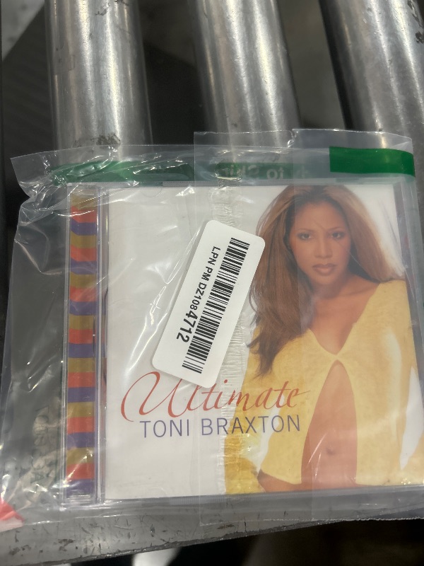 Photo 1 of Ultimate Toni Braxton