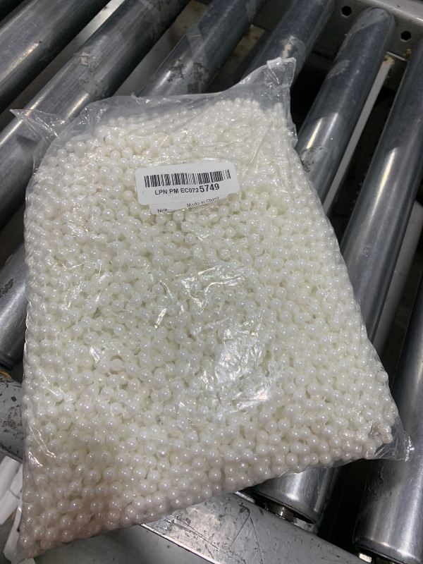 Photo 1 of 100 Pcs White Pearl Beaded Necklaces Bulk, Faux Pearl Beaded Necklaces (31.5 Inch, 7mm) For Wedding Birthday Party Decoration, Women Party Costume Accessories