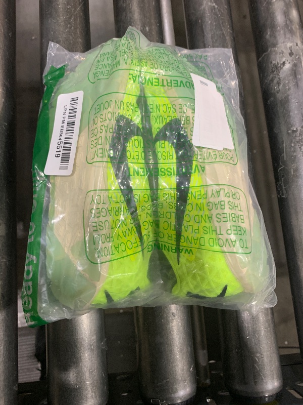 Photo 1 of Nike Kids Boy's Presto (GS) (Big Kid) Volt/Black/White 4 Big Kid M