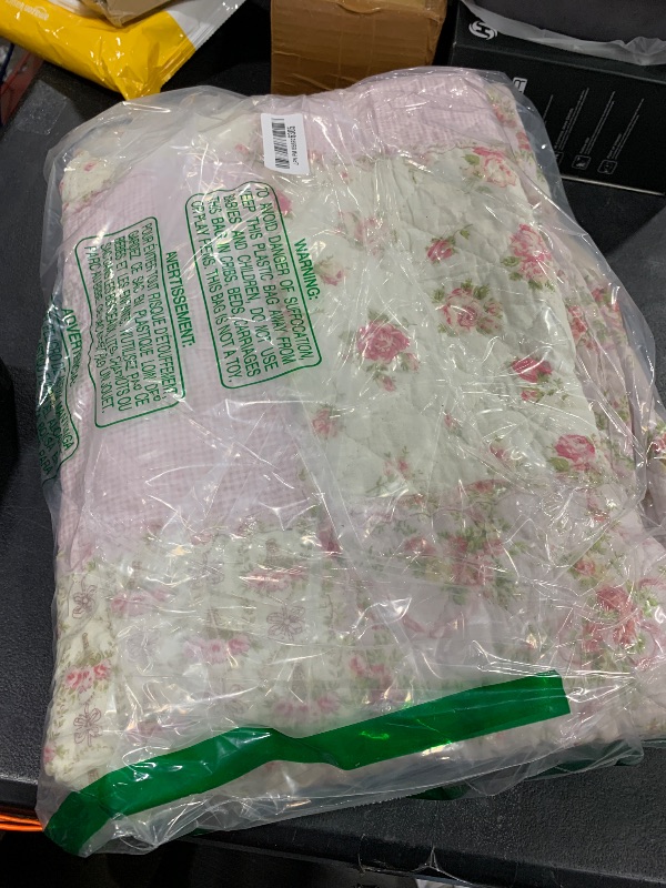 Photo 1 of Cozyholy Original 100% Cotton Patchwork Quilt Pink Floral Bedspread Coverlet Reversible Vintage Shabby Chic Quilted Throw Blanket Bed Quilt Cover for Couch Sofa