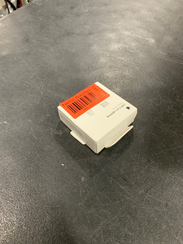 Photo 1 of Apple USB-C to Lightning Cable (2 m)