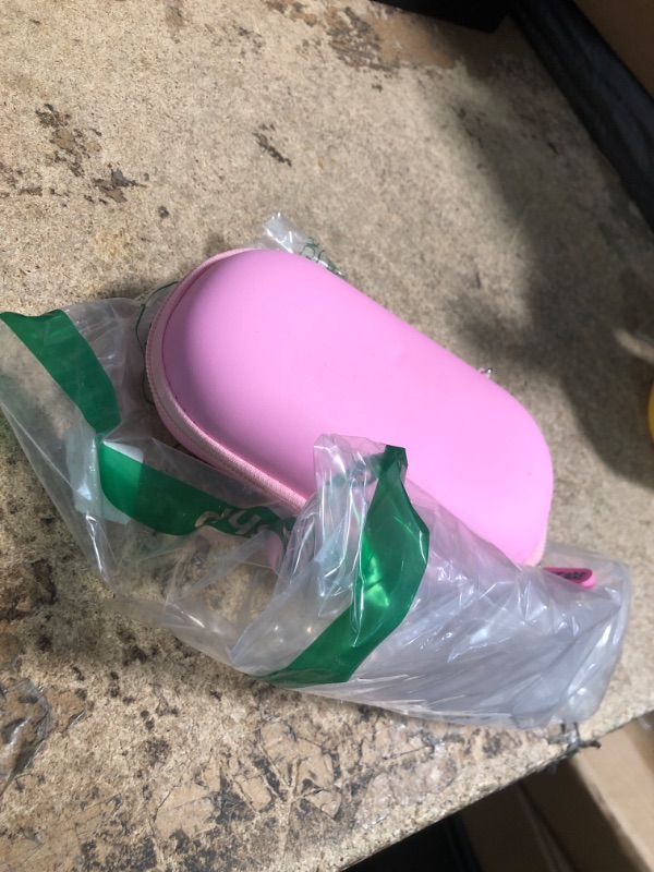 Photo 1 of travel container 