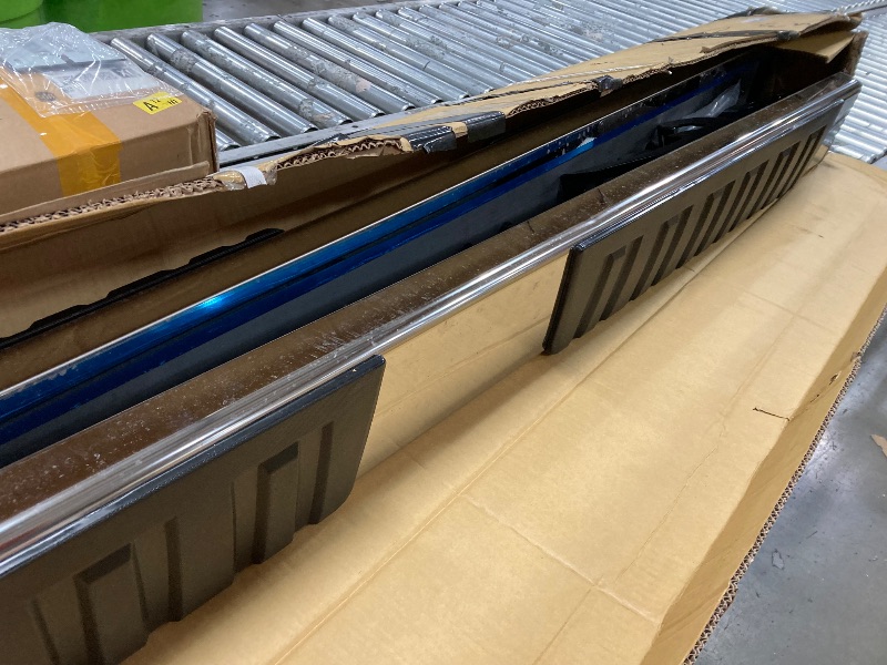 Photo 1 of KUIPERAUTO 6 inches Running Boards Compatible for 2019-2024 Chevy Silverado/GMC Sierra 1500 2500HD 3500HD Crew Cab Side Steps Nerf Bar ***MISSING BRACKET