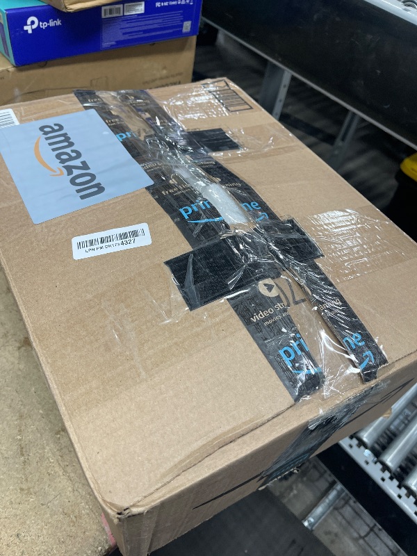 Photo 1 of LUTEC LED Solar Post Light, Cast Aluminum Solar Lamp Post Light,Dusk to Dawn Waterproof Pole Light Head, 200 lumens 3-inch Fitter Base for Outside (Without Base)