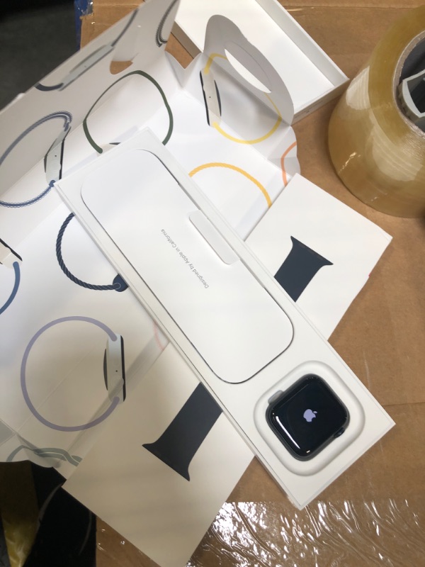 Photo 1 of Apple Watch SE (2nd Gen) [GPS 40mm] Smartwatch with Midnight Aluminum Case with Midnight Sport Band M/L. Fitness and Sleep Trackers, Crash Detection, Heart Rate Monitor, Retina Display [Locked to previous owners Icloud, missing strap/charger only watch it