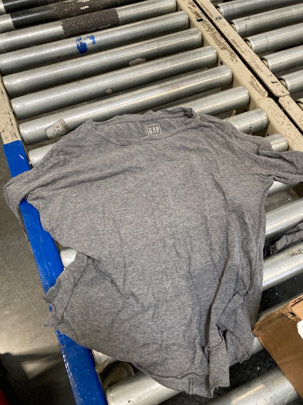 Photo 1 of ** gray
Amazon Essentials Long Sleeve Workout Top for Women, Brushed Tech Stretch Crewneck, Athletic, Medium (Available in Plus Size), Army Green