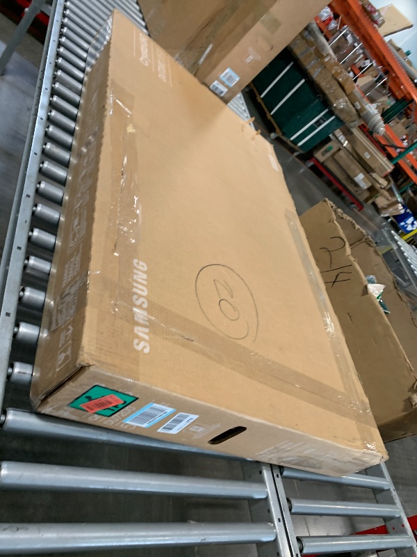 Photo 1 of 55” Class DU7200 Series Crystal UHD 4K Smart Tizen TV (2024)