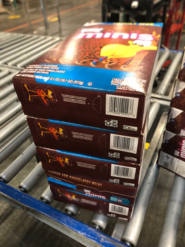 Photo 1 of ***EXPIRED 02/16/25 - BUNDLE OF FIVE*** Cocoa Puffs Minis Chocolatey Breakfast Cereal, Made with Whole Grain, Family Size, 18.1 oz