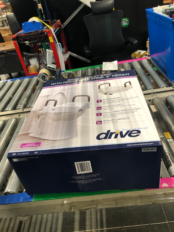 Photo 1 of 2-in-1 Locking Raised Toilet Seat with Tool-free Removable Arms