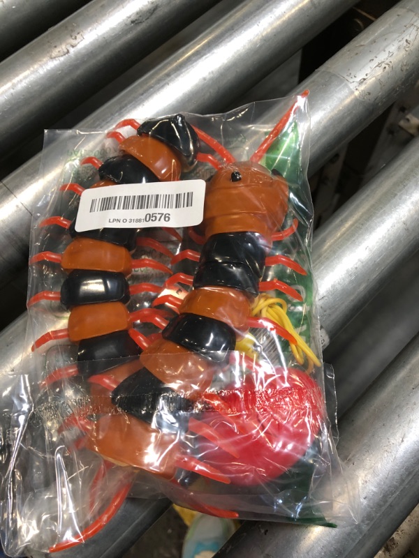 Photo 1 of Tipmant Simulation RC Centipede Scolopendra Realistic Remote Control Vehicle Car Animal Insect Large Size Electric Prank Toy Kids Christmas Birthday Gifts (Orange Striped)