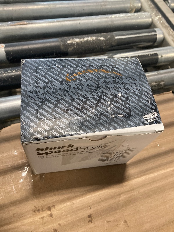 Photo 1 of ***USED***
Shark XSKHD3RRBA SpeedStyle Express Touchup Brush, Attachment for Shark SpeedStyle Blow Dryers (Work with HD3xx Series only), Hair Drying & Styling Tool, for Shaping Bangs, for All Hair Types, Stone.