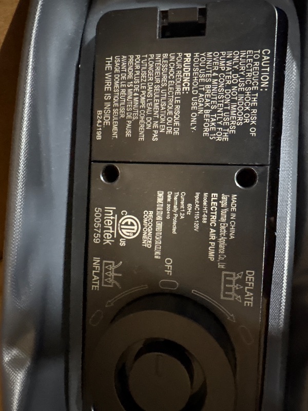 Photo 1 of **unknown to any holes **
InnoTruth Cal King Air Mattress with Built in Pump, Inflatable Blow up Mattress, 18" Raised Colchones Inflables Air Bed for Guests & Home, Ideal for Home Use and Outdoor Camping, 650lb Weight Capacity