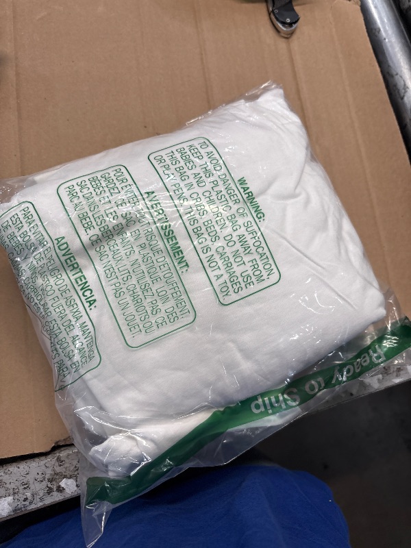 Photo 1 of *MEDIUM* Gildan Men's Crew T-Shirts, Multipack, Style G1100, White, Medium, 6 Count (Pack of 1)
