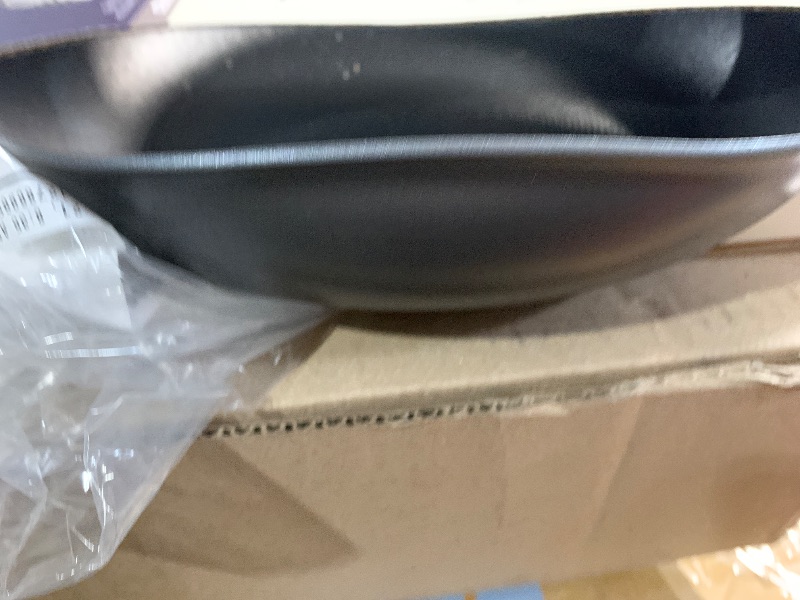 Photo 1 of ***(MAJOR DAMAGE/ BENT)***Circulon A1 Series with ScratchDefense Technology Nonstick Induction Frying Pan/Skillet, 12 Inch, Graphite