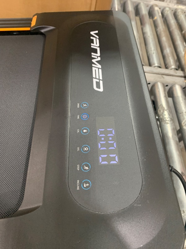 Photo 1 of ****MISSING REMOTE********
Hifast Walking Pad Treadmill - 2 in 1 Small Under Desk Treadmills for Home Office Apartment, 300lbs Capacity Portable Walking Pad with 5% Incline, 2.5HP...
