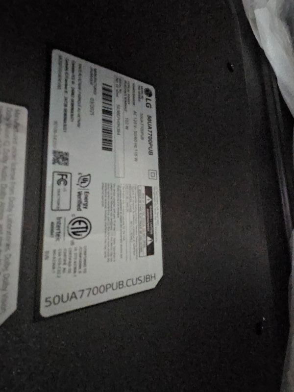 Photo 1 of ** Broken screen final sale ** LG 50UA7700P 50 inch Class UA77 Series LED AI 4K Smart webOS TV (2025)