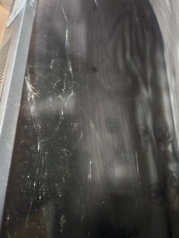 Photo 1 of ** Broken screen final sale ** LG 50UA7700P 50 inch Class UA77 Series LED AI 4K Smart webOS TV (2025)