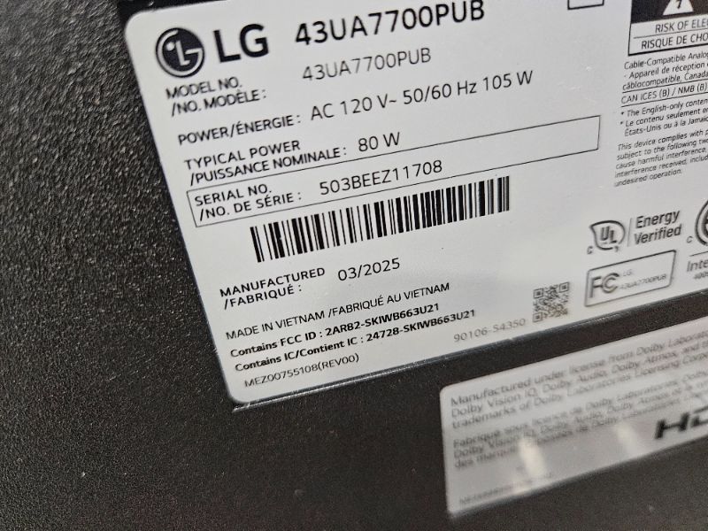 Photo 1 of ** Broken screen final sale ** LG 43UA7700P 43 inch Class UA77 Series LED AI 4K Smart webOS TV (2025)