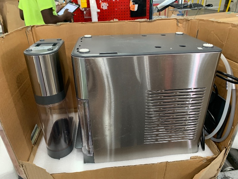 Photo 1 of **********USED-DIRTY, MISSING SCOOP, SCREEN, AND MANUAL************
GE Profile Opal 2.0 XL with 1 Gallon Tank, Chewable Crunchable Countertop Nugget Ice Maker, Scoop included, 38 lbs in 24 hours, Pellet Ice Machine with WiFi & Smart Connected, Stainless S