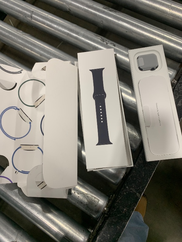 View 2 of Apple Watch SE (2nd Gen) [GPS 40mm] Smartwatch with Midnight Aluminum Case with Midnight Sport Band S/M. Fitness and Sleep Trackers, Crash Detection, Heart Rate Monitor, Retina Display