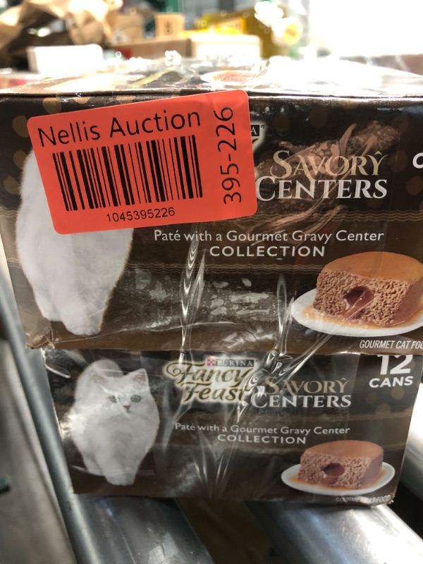 Photo 1 of * NON REFUNDABLE*
Purina Fancy Feast Pate Wet Cat Food Variety Pack, Savory Centers Pate With a Gravy Center - 3 oz. Pull-Top Cans