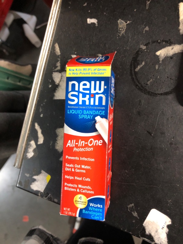 Photo 1 of (exp 05/31/25)
New-Skin Liquid Bandage Spray for Cuts and Minor Scrapes, 1 Ounce