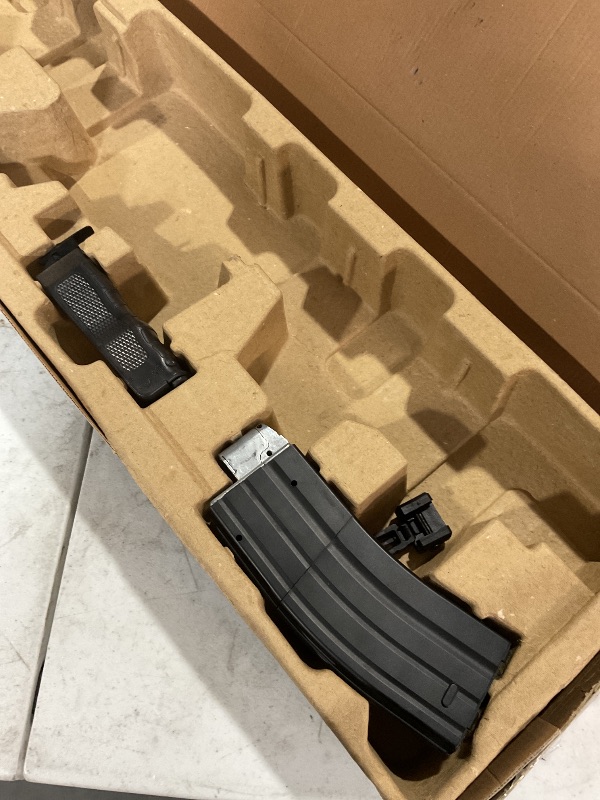 Photo 1 of (See all images)Crosman DPMS SBR Full-Auto w/ 2 magazines 0.177 Cal Airgun, Black